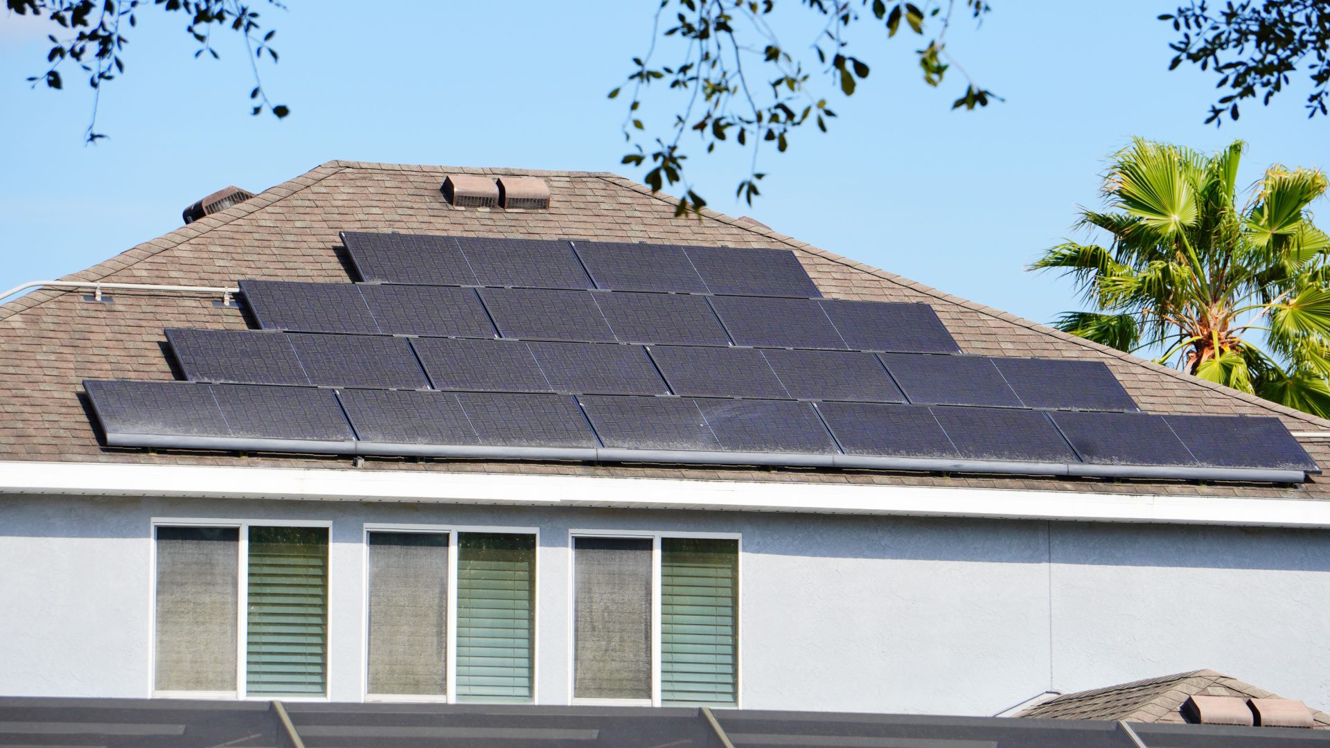Look for Experts in Solar Roofing