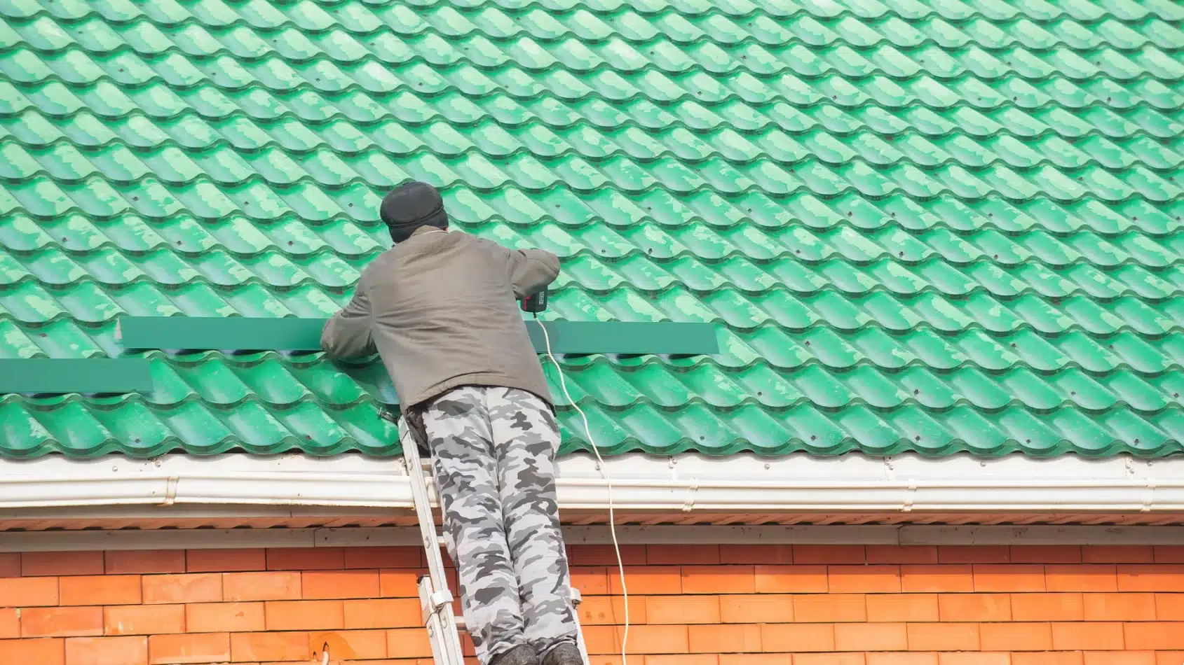 Can I Replace My Own Roof in Tampa Bay, Florida