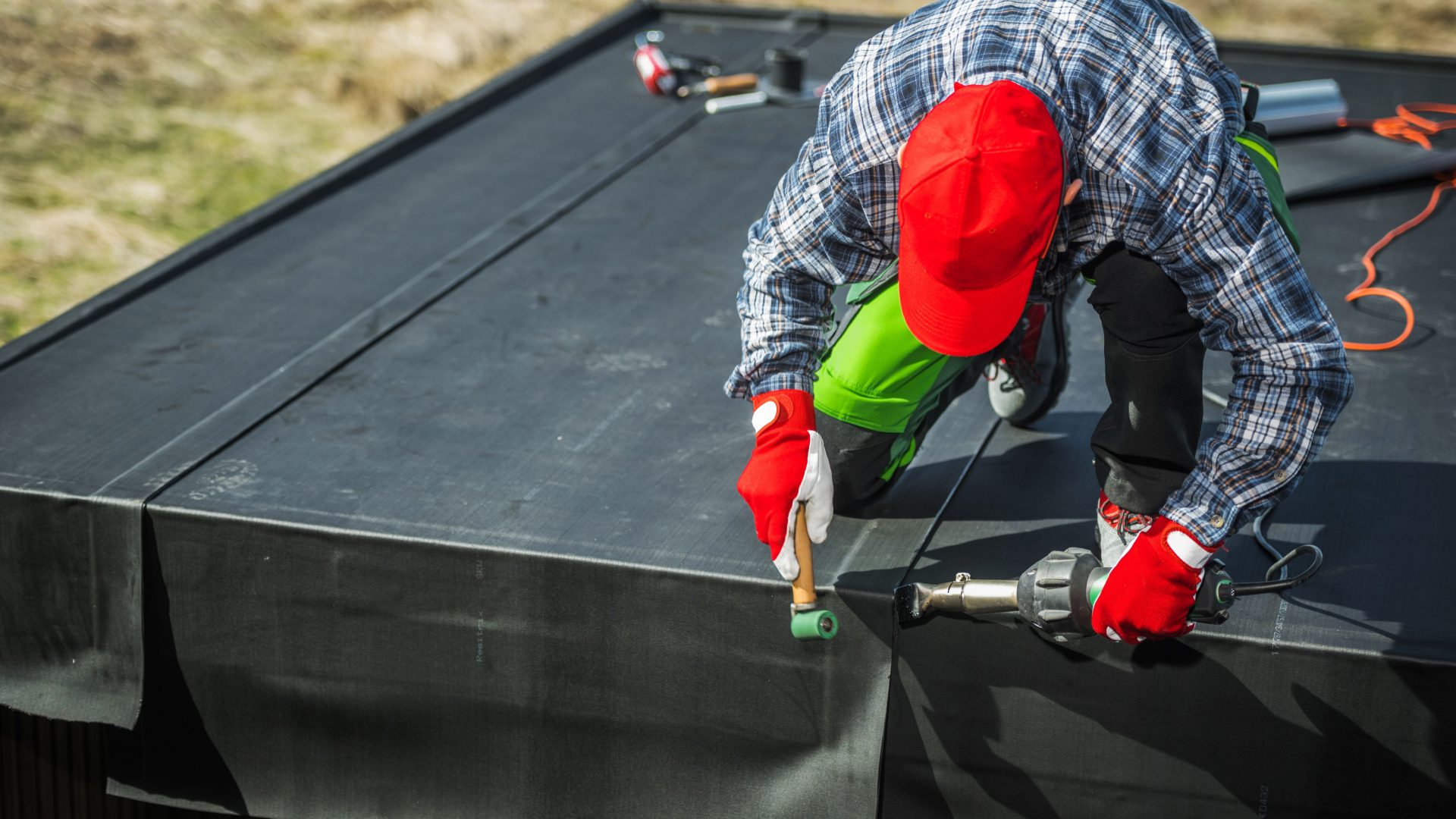 Installing a New Commercial Roof in Florida