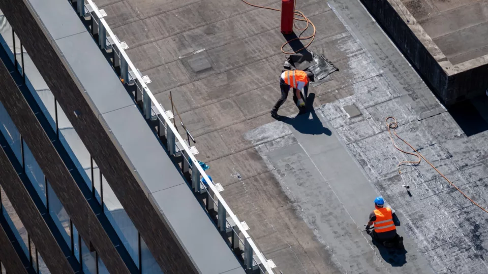 how long does a flat roof last in Florida