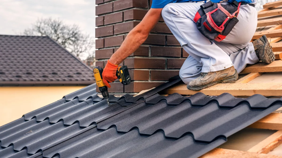 Finding the Best Commercial & Residential Steel Roofers Near Me